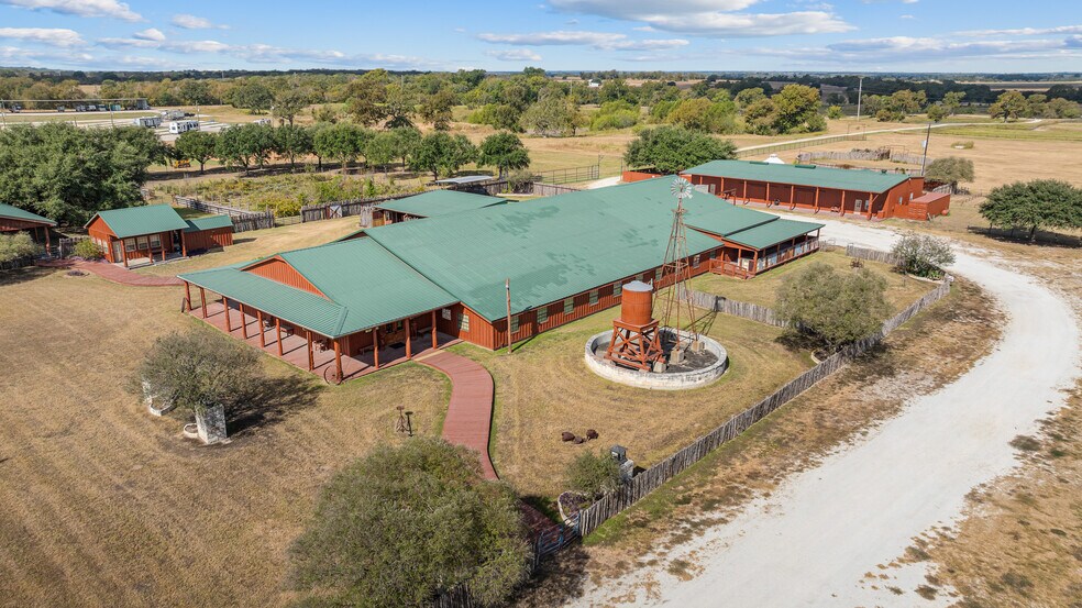 2692 Highway 105 W, Navasota, TX à vendre - Photo de l’immeuble – Image 2 sur 88