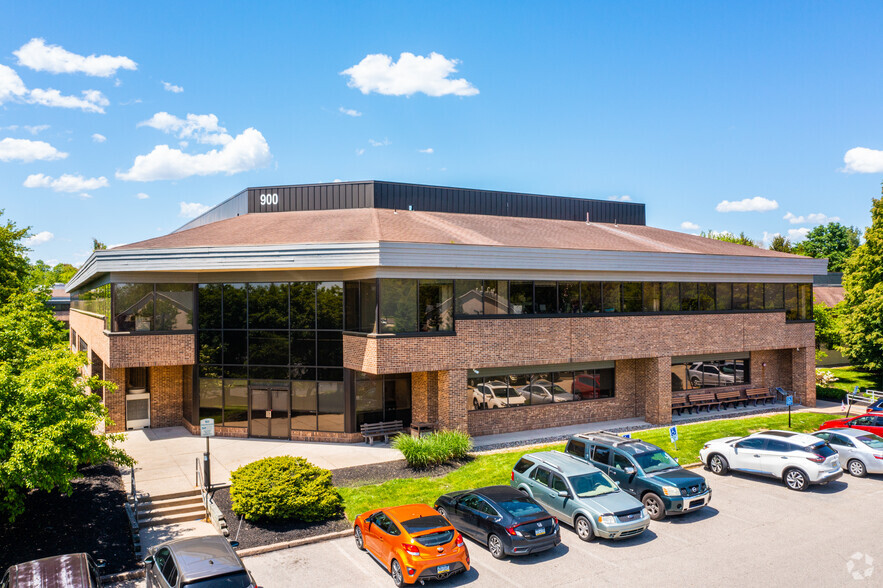 900 Business Center Dr, Horsham, PA à vendre - Photo de l’immeuble – Image 3 sur 11