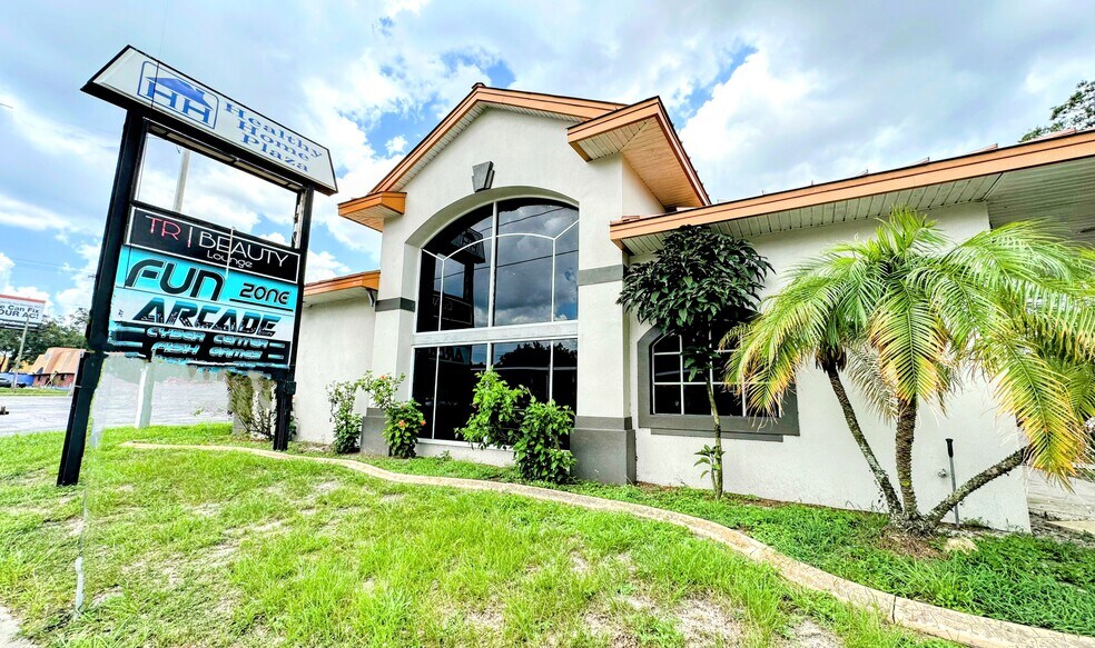 4211 E Busch Blvd, Tampa, FL à louer - Photo de l’immeuble – Image 1 sur 7