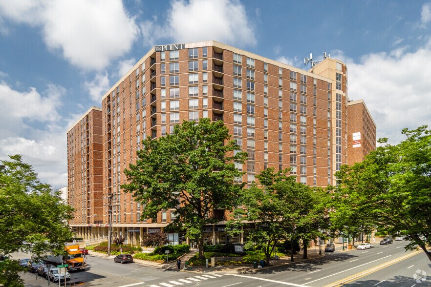 8750 Georgia Ave, Silver Spring, MD à louer - Photo de l’immeuble – Image 2 sur 105