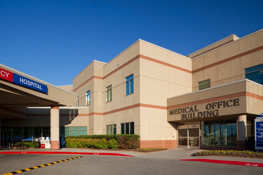 120 Hospital Dr, Jefferson City, TN à louer - Photo de l’immeuble – Image 2 sur 10