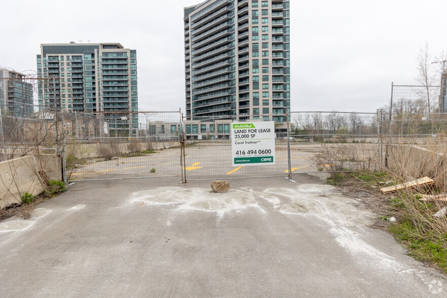 Leaside Business Park Portfolio portefeuille de 2 biens à vendre sur LoopNet.fr - Photo principale – Image 2 sur 2