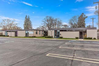 Plus de détails pour 16975-16991 Farmington Rd, Livonia, MI - Bureau/Médical à louer
