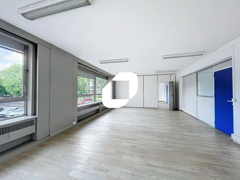 18 Avenue De Flandre, Croix à vendre - Photo de l’immeuble – Image 3 sur 6
