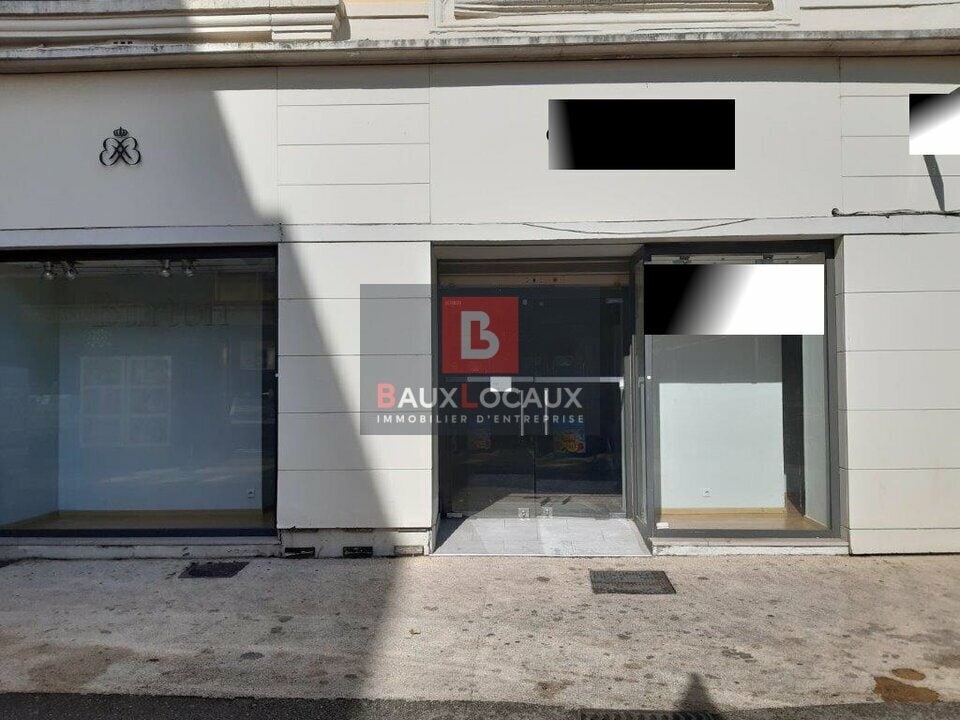 Local commercial dans Alès à louer Photo de l’immeuble– Image 1 sur 8