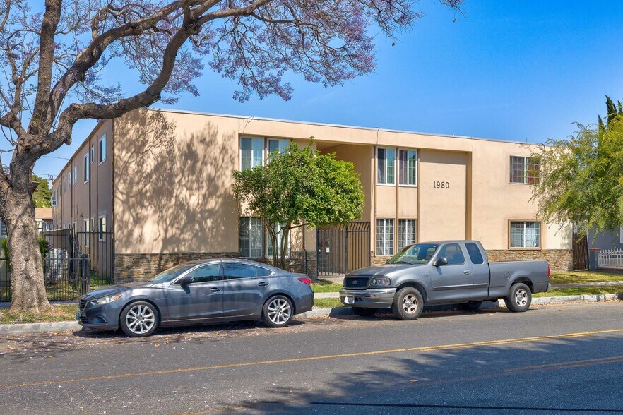1980 Harbor Ave, Long Beach, CA à vendre - Photo de l’immeuble – Image 1 sur 17