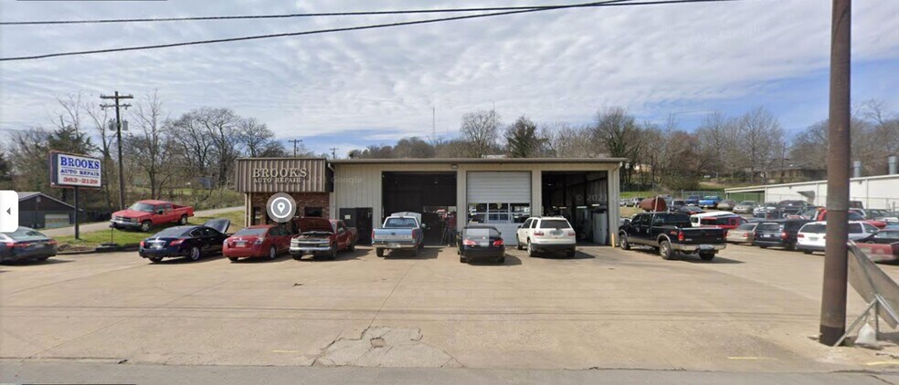 700 N 1st St, Pulaski, TN à vendre - Photo de l’immeuble – Image 2 sur 5