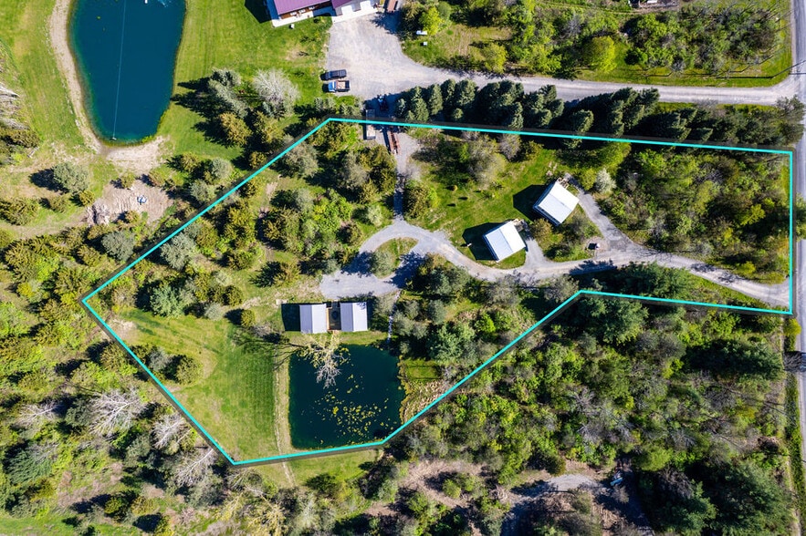 5319 & 5315 Bassett rd, Hector, NY à vendre - Photo de l’immeuble – Image 2 sur 16
