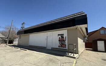 665 Mcphillips St, Winnipeg, MB à louer Photo principale– Image 2 sur 2