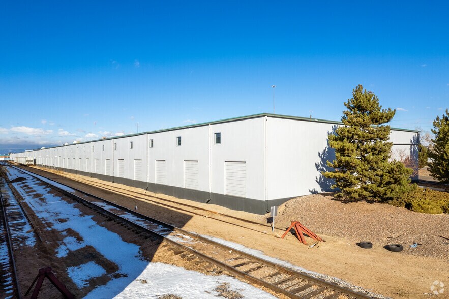 12650 E 33rd Ave, Aurora, CO à louer - Photo de l’immeuble – Image 2 sur 8