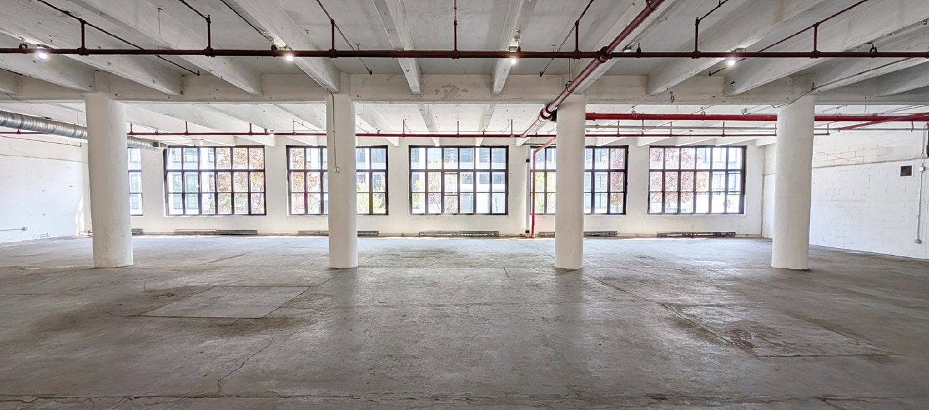 47-32 Austell Pl, Long Island City, NY à louer Photo intérieure– Image 1 sur 6