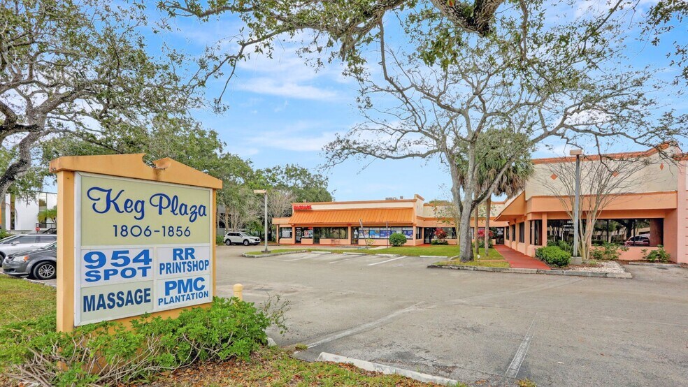 1806-1856 N Pine Island Rd, Plantation, FL à vendre - Photo principale – Image 1 sur 8