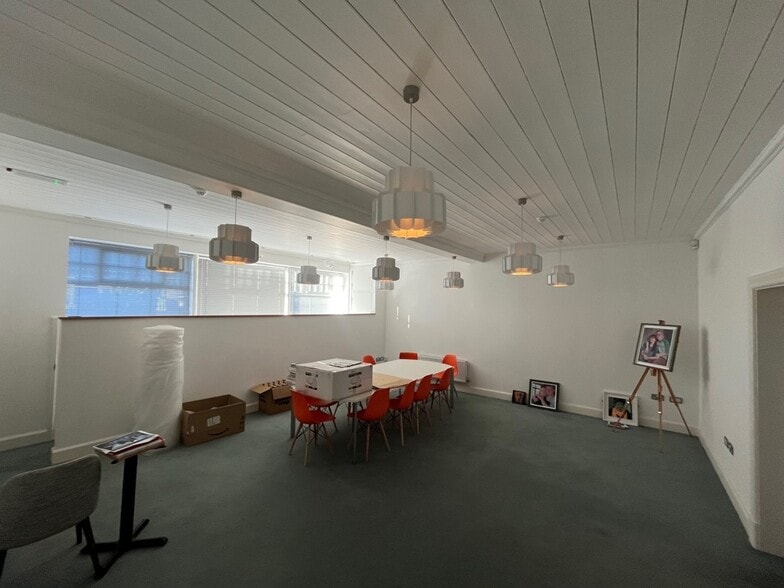 2 Cross St, Enderby à louer - Photo intérieure – Image 2 sur 9