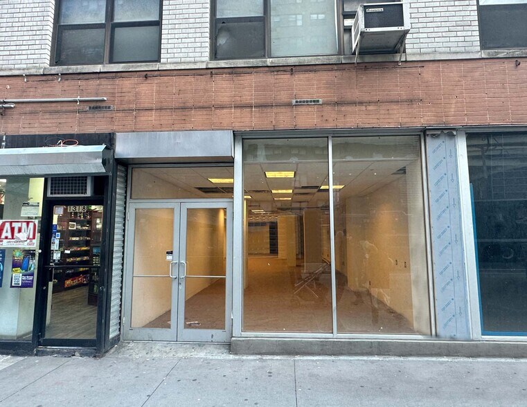1318 2nd Ave, New York, NY à louer - Photo de l’immeuble – Image 2 sur 6