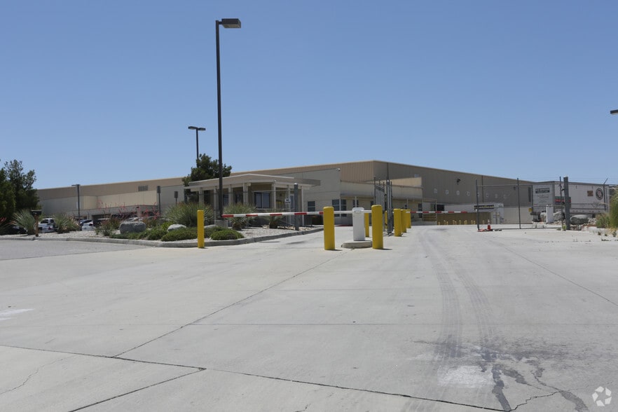 17477 Nisqualli Rd, Victorville, CA à louer - Photo principale – Image 1 sur 9