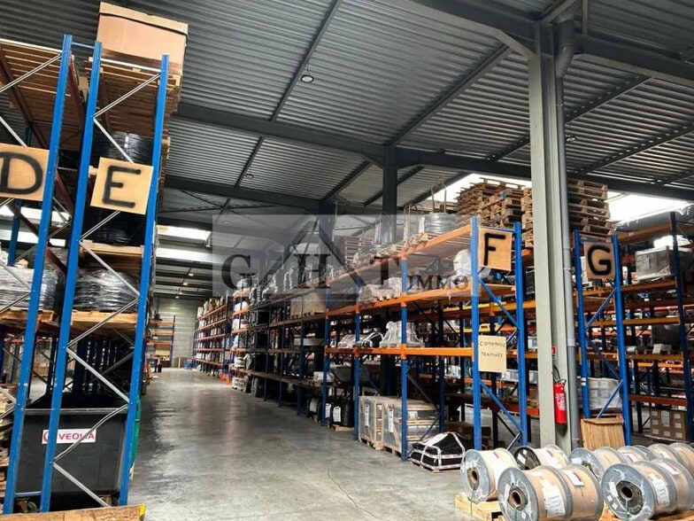 Industriel/Logistique dans Bussy-Saint-Georges à vendre - Photo de l’immeuble – Image 2 sur 2