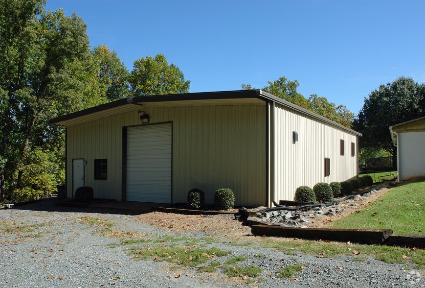 3026C S Main St, Winston-Salem, NC à louer - Photo principale – Image 1 sur 4