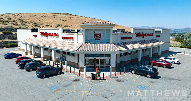 305 Lemmon Dr, Reno, NV à vendre - Photo de l’immeuble – Image 1 sur 3