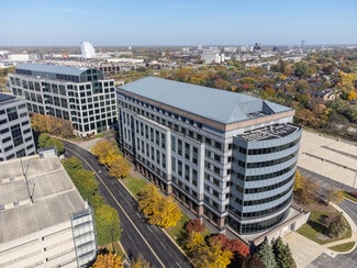 Plus de détails pour 3075 Highland Pky, Downers Grove, IL - Bureau à louer