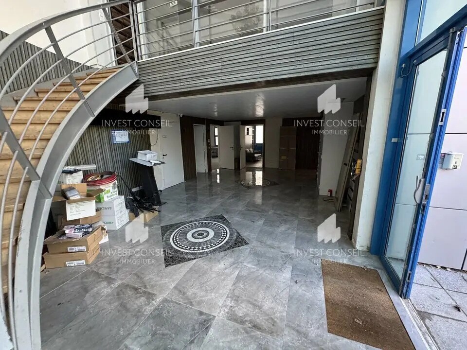 Bureau dans Garges-lès-Gonesse à vendre Photo intérieure– Image 1 sur 11