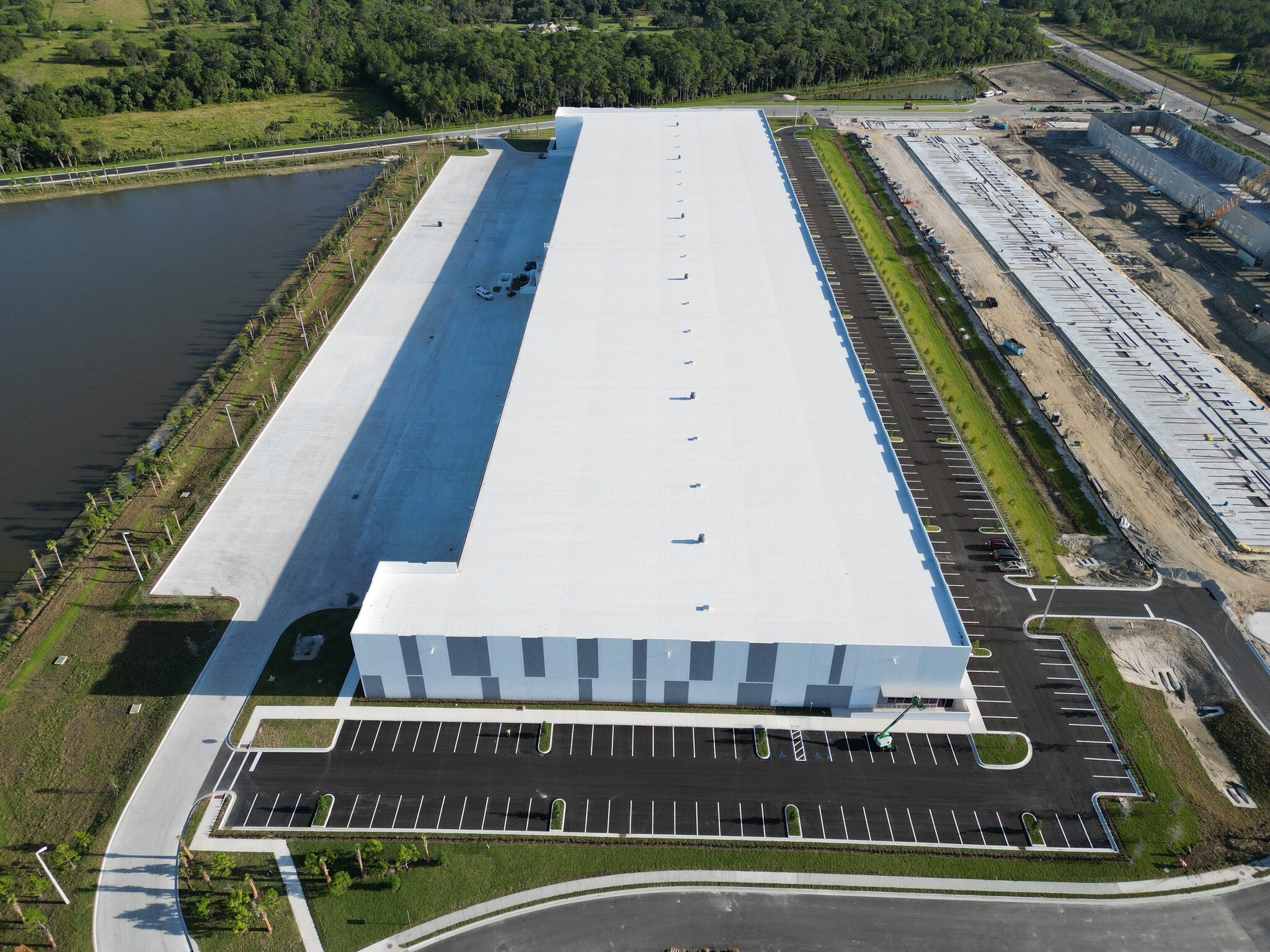 2000 SW Kanner Hwy, Stuart, FL à louer Photo de l’immeuble– Image 1 sur 3