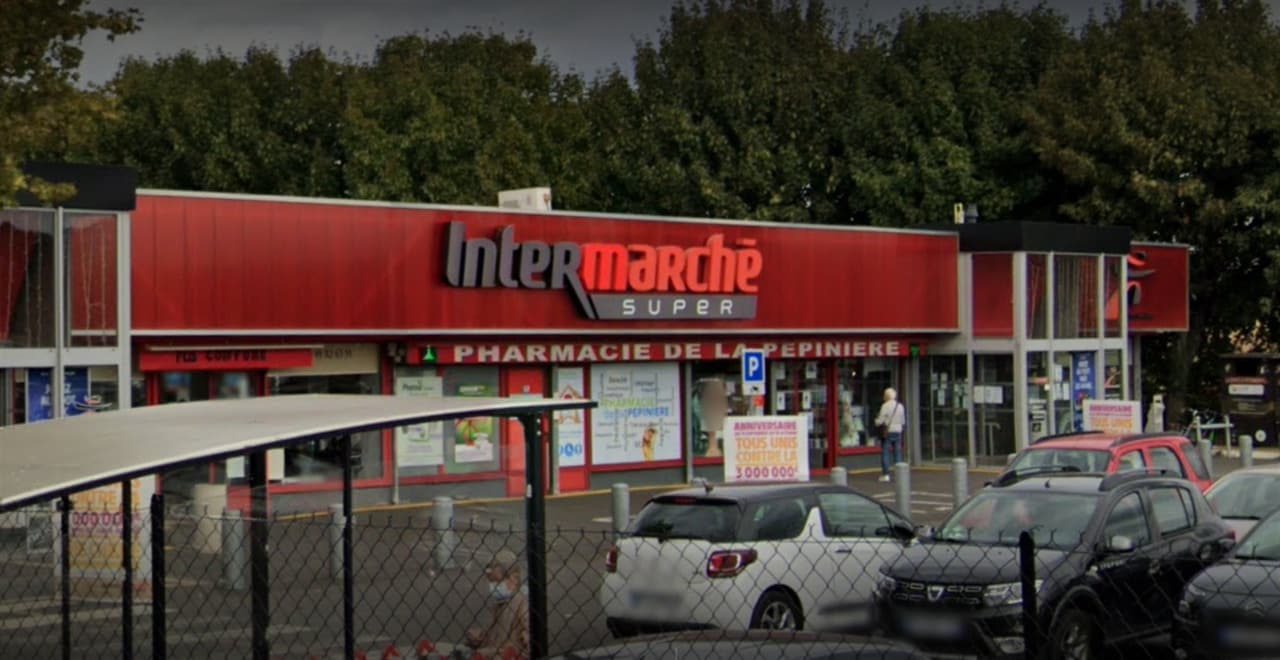 Local commercial dans Noiseau à louer Photo de l’immeuble– Image 1 sur 2