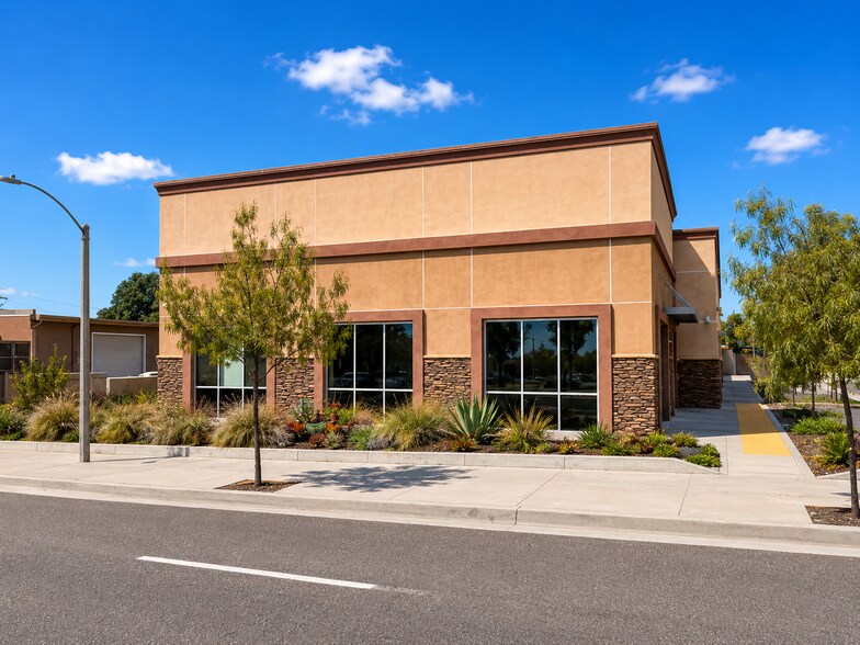 14337 Imperial Hwy, La Mirada, CA à louer - Photo de l’immeuble – Image 3 sur 21