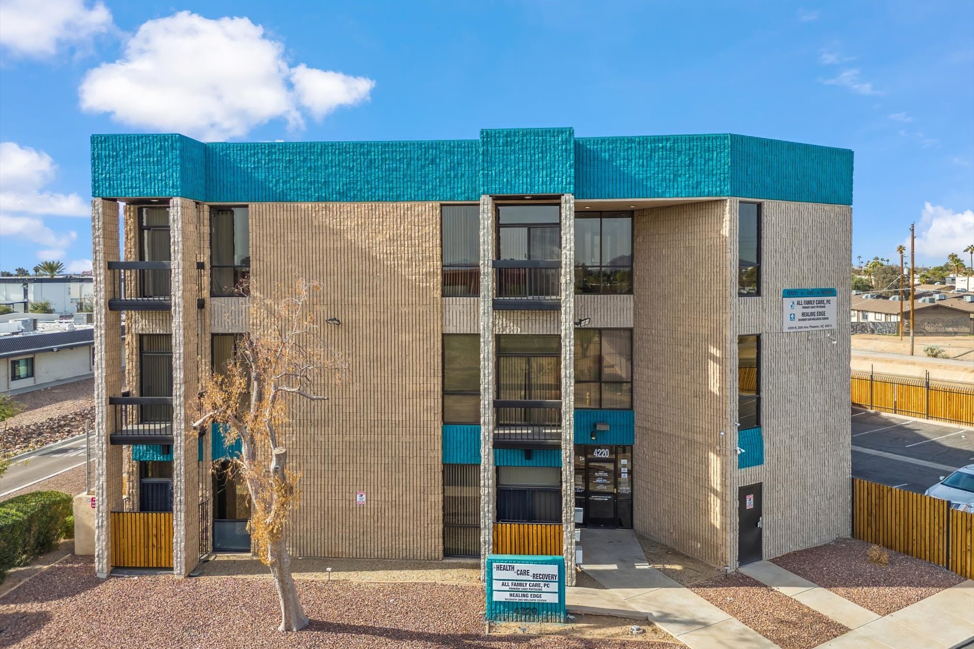 4220 N 20th Ave, Phoenix, AZ à louer Photo de l’immeuble– Image 1 sur 60