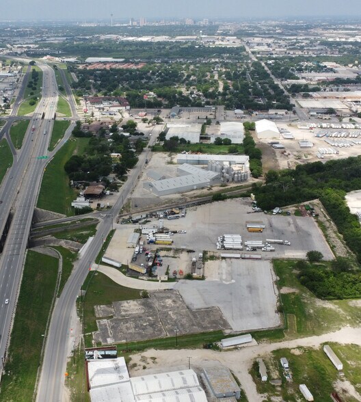 4735 Emil St, San Antonio, TX à louer - Photo de l’immeuble – Image 2 sur 6