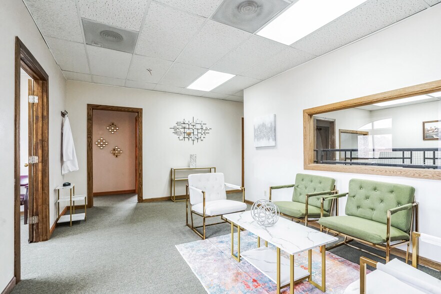 2175 N Academy Cir, Colorado Springs, CO à louer - Photo intérieure – Image 1 sur 11