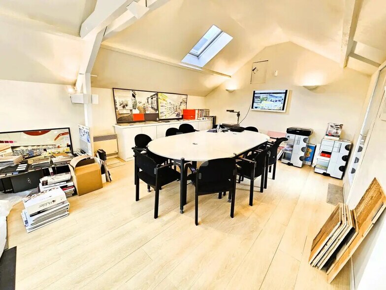 Bureau dans Évry-Courcouronnes à vendre - Photo de l’immeuble – Image 3 sur 13