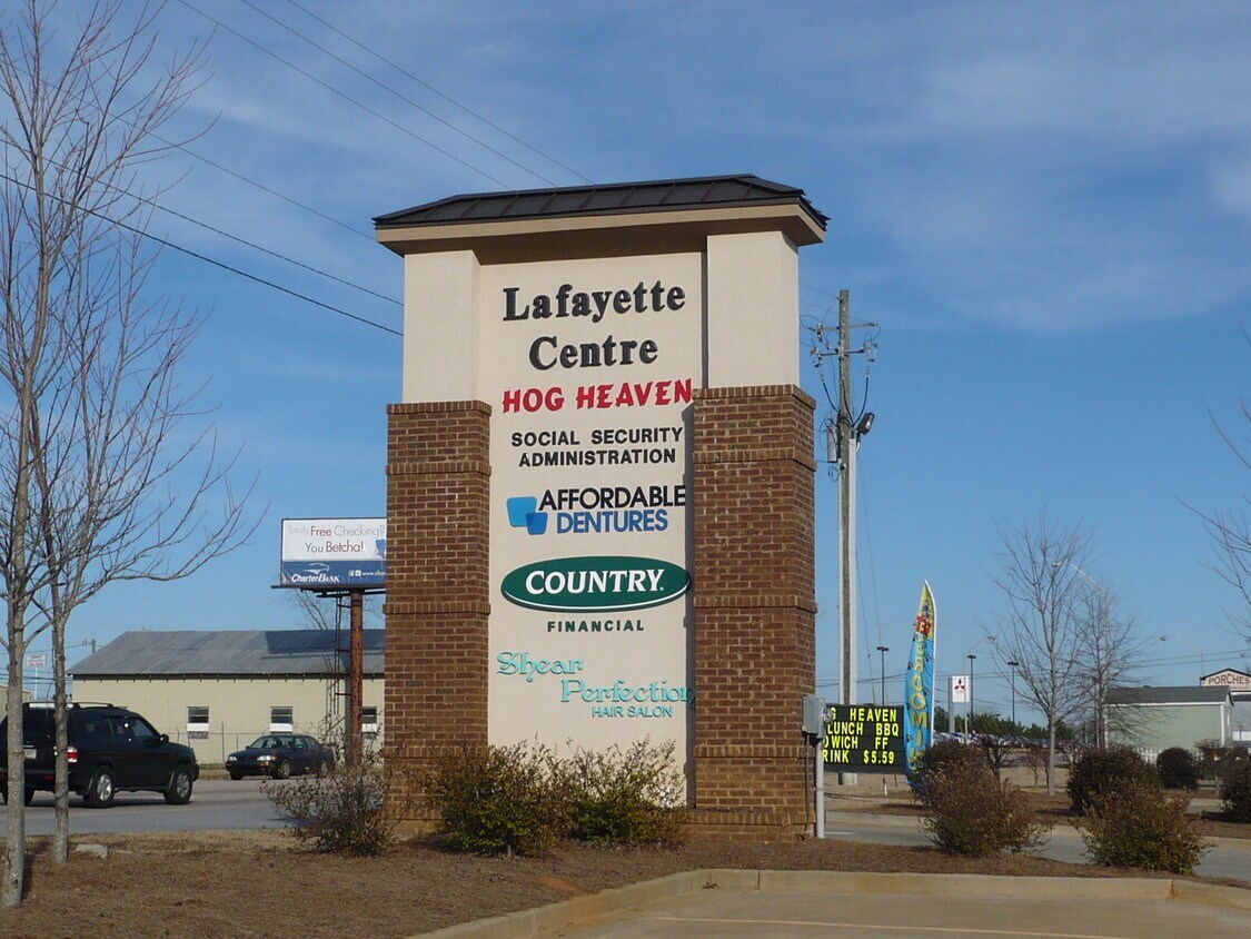 1300-1302 Lafayette Pky, Lagrange, GA à louer Photo principale– Image 1 sur 13