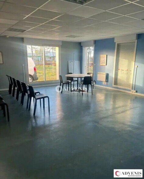 Bureau dans Mios à louer - Photo de l’immeuble – Image 3 sur 4