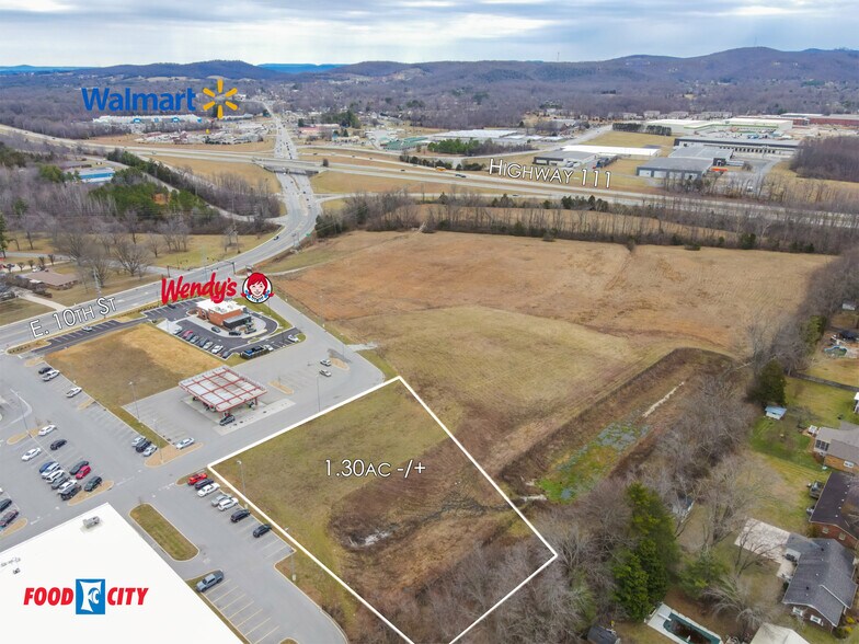 E 10TH st, Cookeville, TN à vendre - Photo principale – Image 1 sur 8