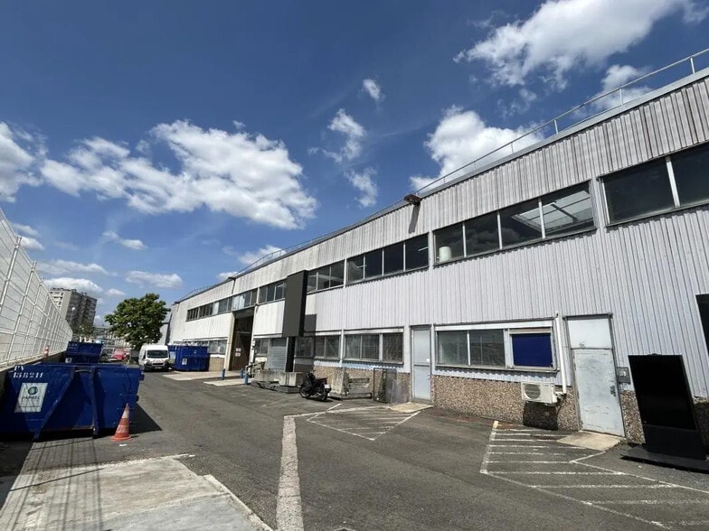Bureau dans Nanterre à louer - Photo de l’immeuble – Image 1 sur 15