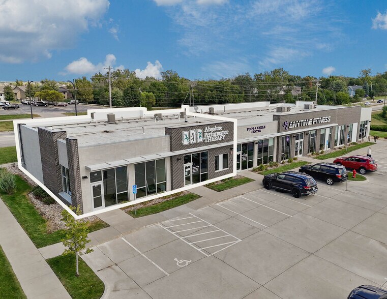 255 SW Brookside Dr, Grimes, IA à louer - Photo principale – Image 1 sur 22