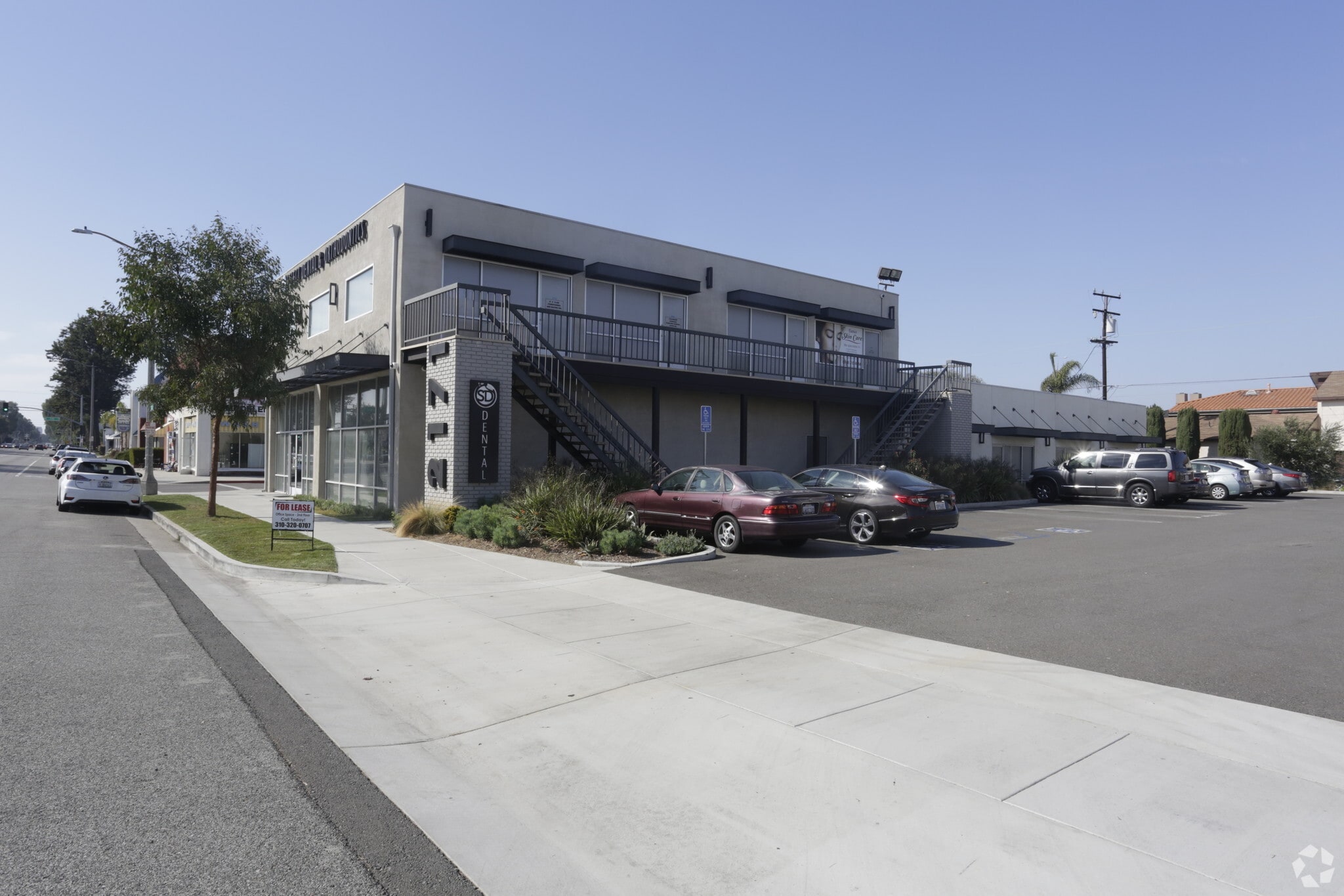 2171 Torrance Blvd, Torrance, CA à louer Photo principale– Image 1 sur 7