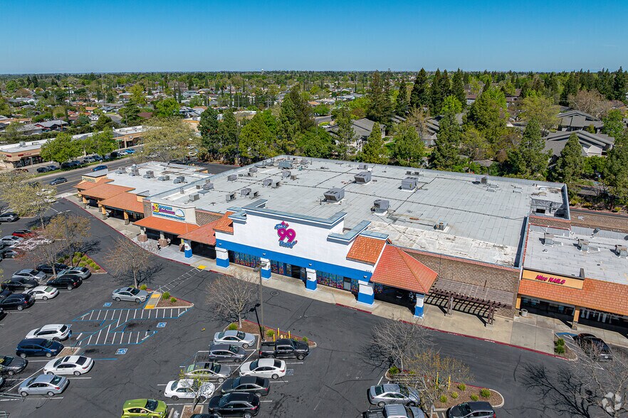 4319 Elkhorn Blvd, Sacramento, CA à vendre - Photo de l’immeuble – Image 3 sur 3