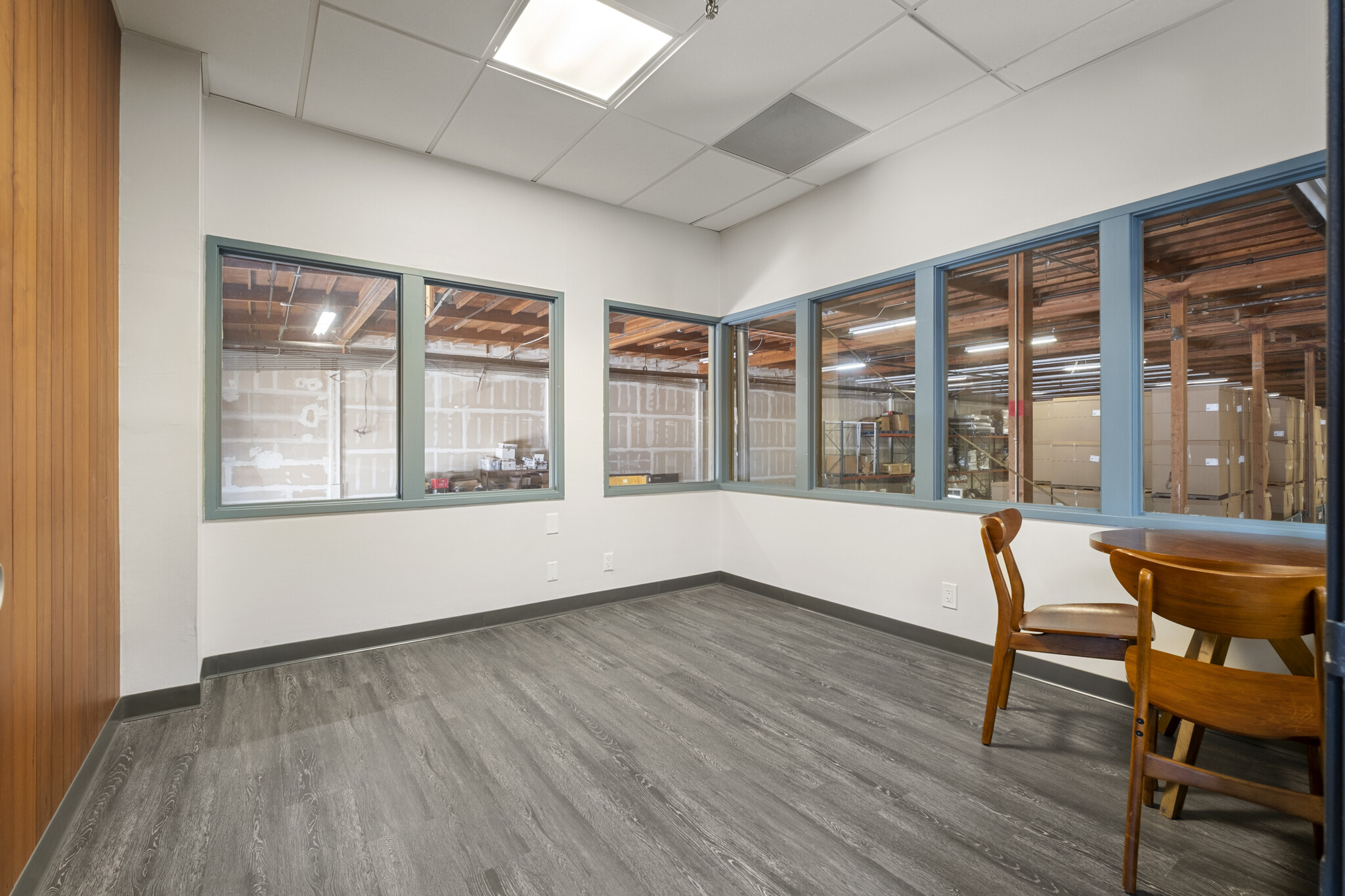 430 Valley Dr, Brisbane, CA à louer Photo intérieure– Image 1 sur 9