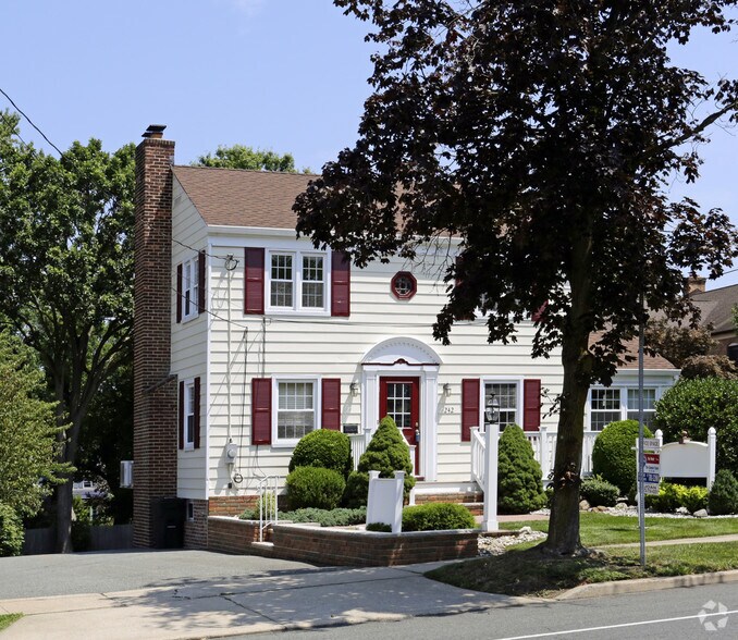 242 Main St, Madison, NJ à louer - Photo principale – Image 1 sur 5