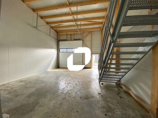 Plus de détails pour 6 Avenue Louis Pasteur, Maurepas - Local d'activités à louer