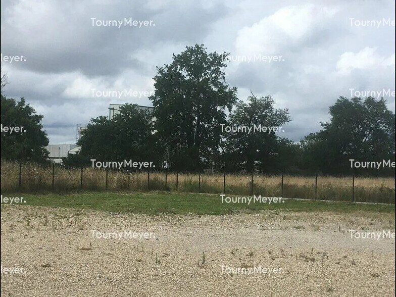 Terrain dans Mérignac à louer - Photo de l’immeuble – Image 2 sur 2