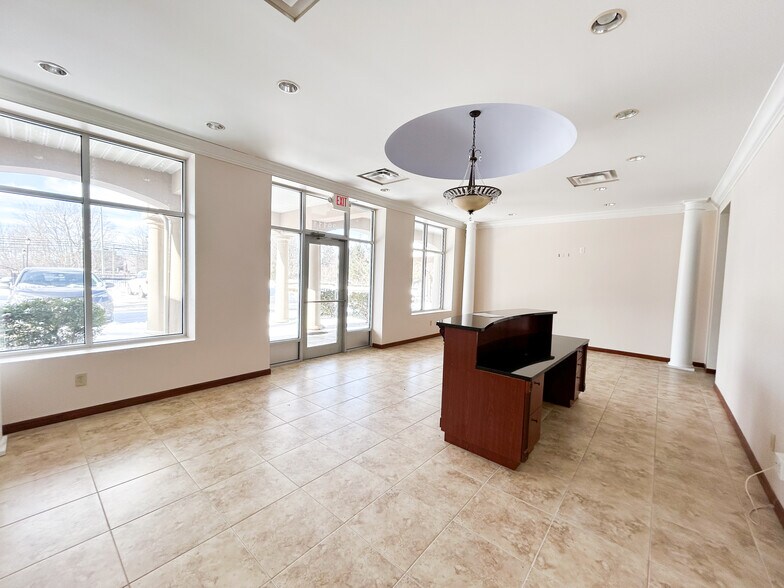 29103-29109 Center Ridge Rd, Westlake, OH à louer - Photo de l’immeuble – Image 3 sur 4
