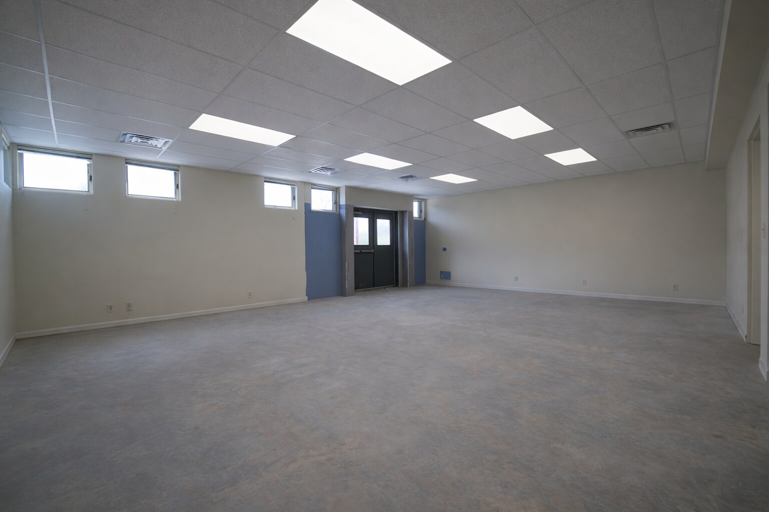 600 Vale park Rd, Valparaiso, IN à louer Photo intérieure– Image 1 sur 11