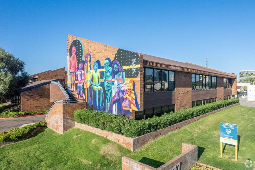 777 E Thomas Rd, Phoenix, AZ à louer - Photo de l’immeuble – Image 1 sur 10