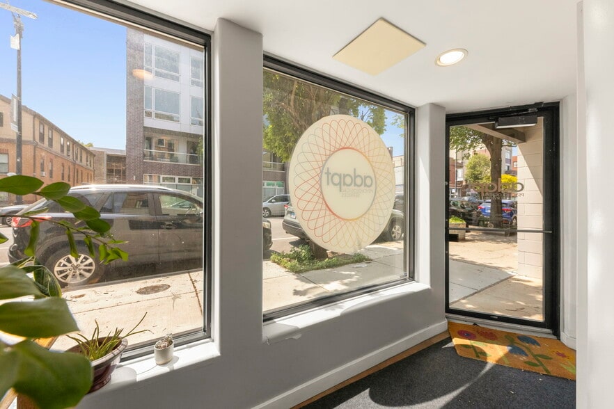 3046 W Armitage Ave, Chicago, IL à louer - Photo intérieure – Image 3 sur 19