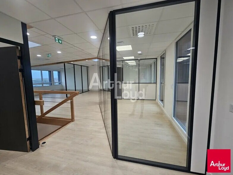 Bureau dans Beaucouzé à louer - Photo de l’immeuble – Image 3 sur 4
