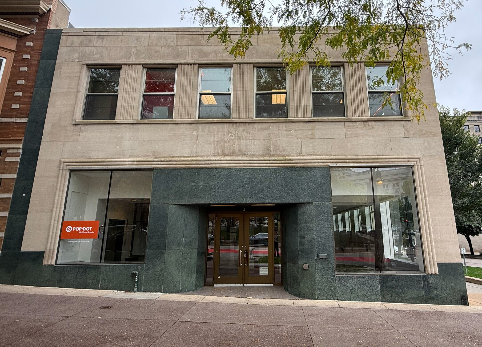 2 S Carroll St, Madison, WI à louer Photo de l’immeuble– Image 1 sur 7