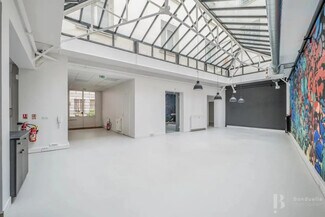 Plus de détails pour 94 Rue De Varenne, Paris - Bureau à vendre