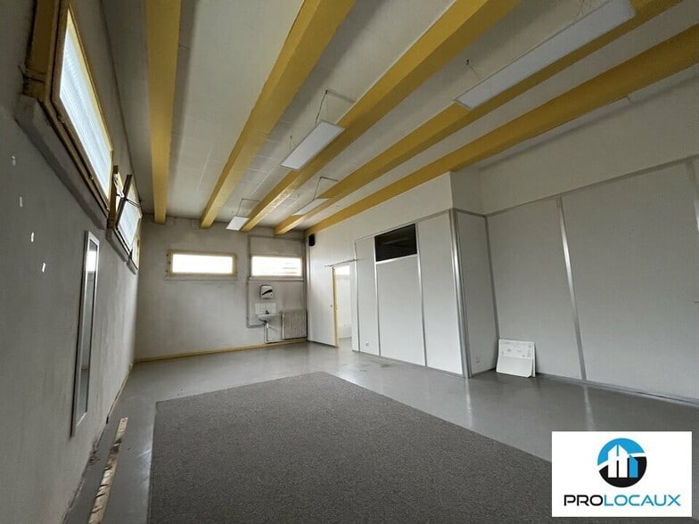 Bureau dans Gouvieux à vendre - Photo intérieure – Image 2 sur 8
